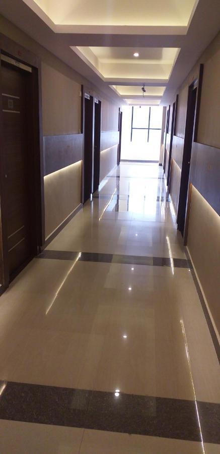 The Nisarga Grand Hotel Bangalore Buitenkant foto