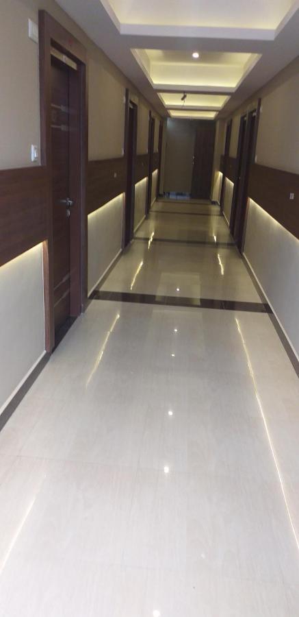 The Nisarga Grand Hotel Bangalore Buitenkant foto