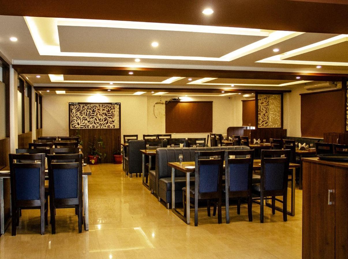 The Nisarga Grand Hotel Bangalore Buitenkant foto