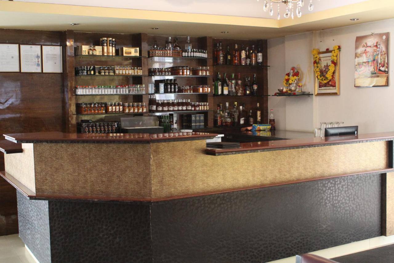 The Nisarga Grand Hotel Bangalore Buitenkant foto