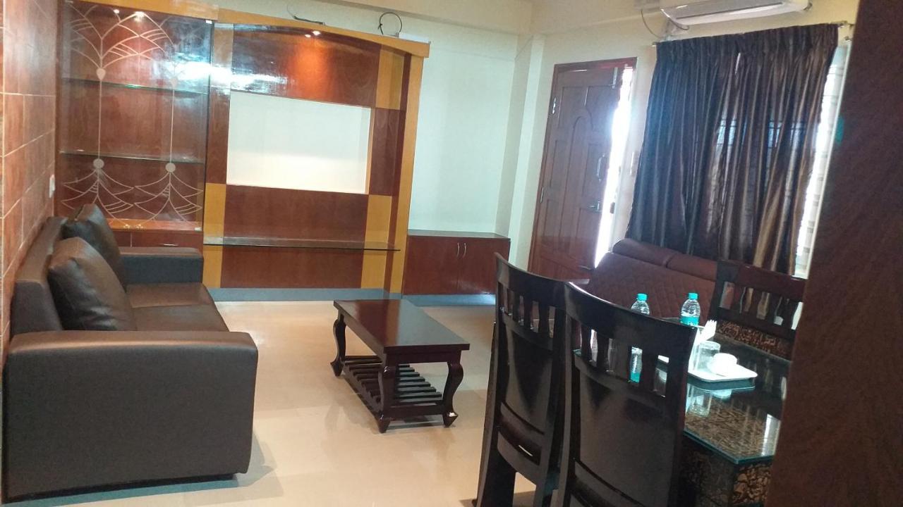 The Nisarga Grand Hotel Bangalore Buitenkant foto
