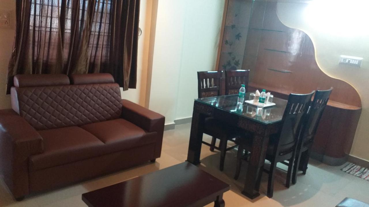 The Nisarga Grand Hotel Bangalore Buitenkant foto