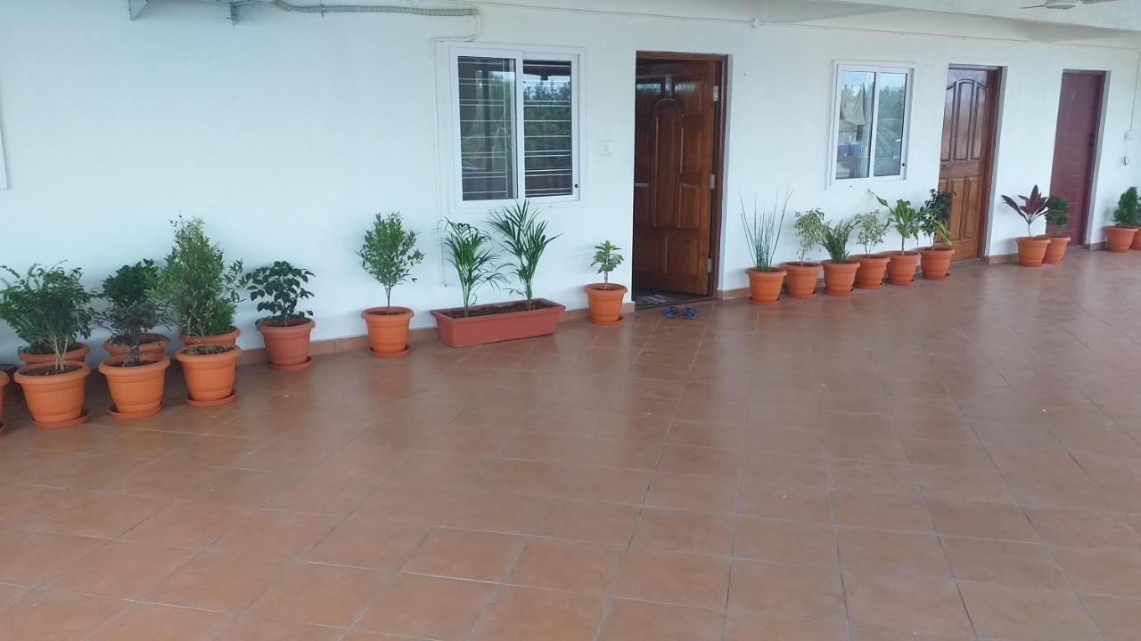 The Nisarga Grand Hotel Bangalore Buitenkant foto